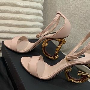 - D&G BAROQUE sculpture heel